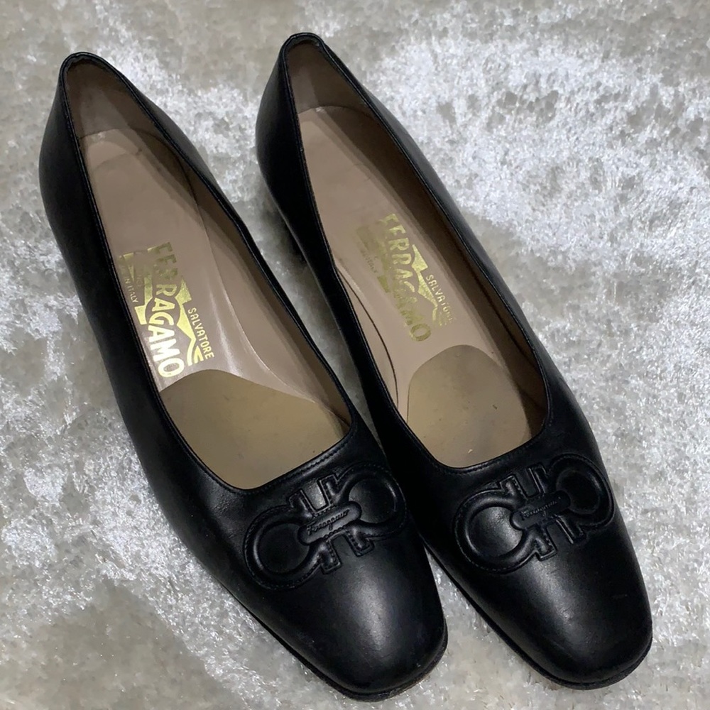 Salvatore Ferragamo  black heels with front logo